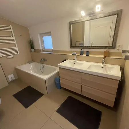 #7 Doppelzimmer Mit Gemeinschaftsbad Homestay Memmingen