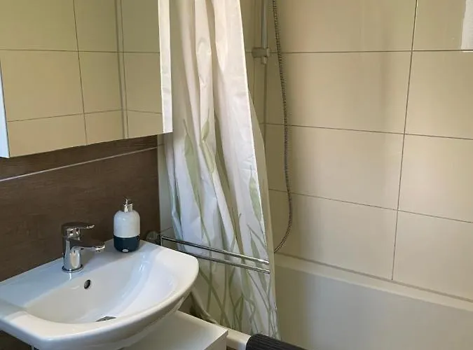 #7 Doppelzimmer Mit Gemeinschaftsbad Pansiyon Memmingen